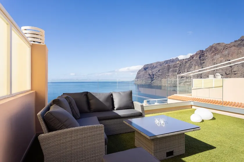 DREAM PENTHOUSE WITH SPECTACULAR VIEWS - Image 1