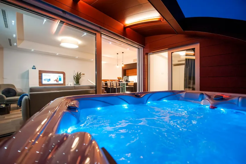 The Q Superior - a penthouse with jacuzzi and sauna - Image 1