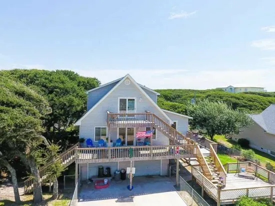 Walk to beach and sound, Pet Friendly Beach House - Image 1