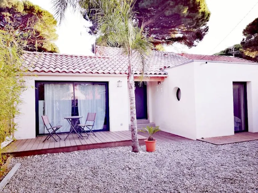 Villa rental: 3 bedrooms, 6 people, 100 meters from the beach - Hyères Port - Image 1