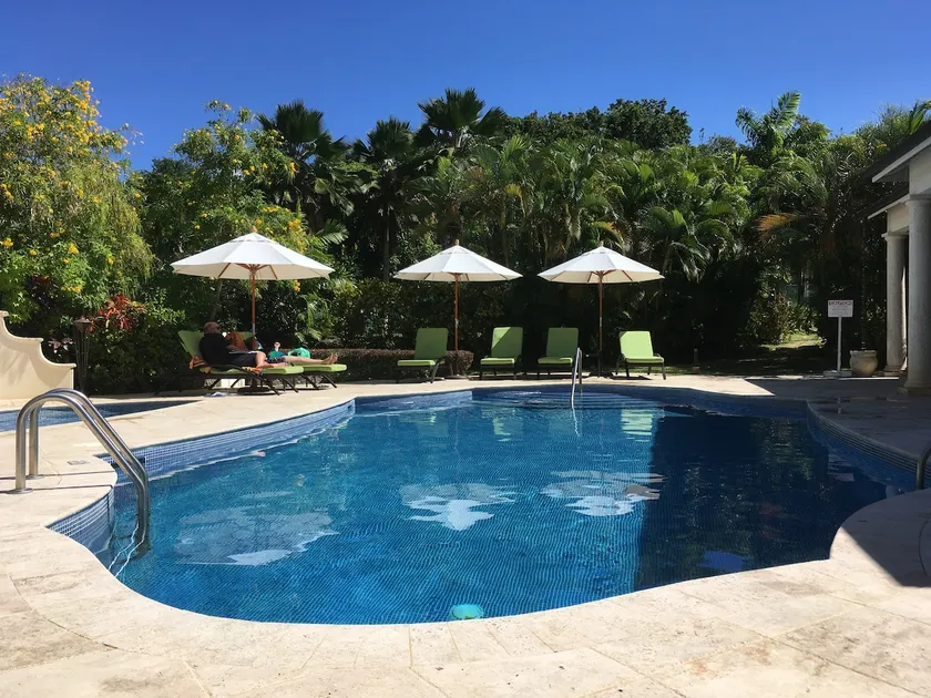 **** SHIMMERS ****<br> Una splendida ed elegante villa sulla costa occidentale vicino alla spiaggia di Mullins - Image 1