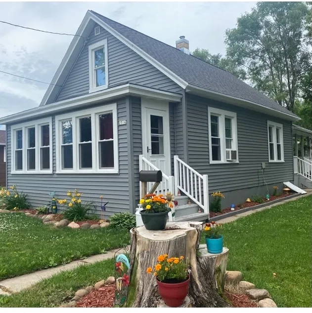 Cozy getaway 1 mile from downtown and UWO campus! - Image 1