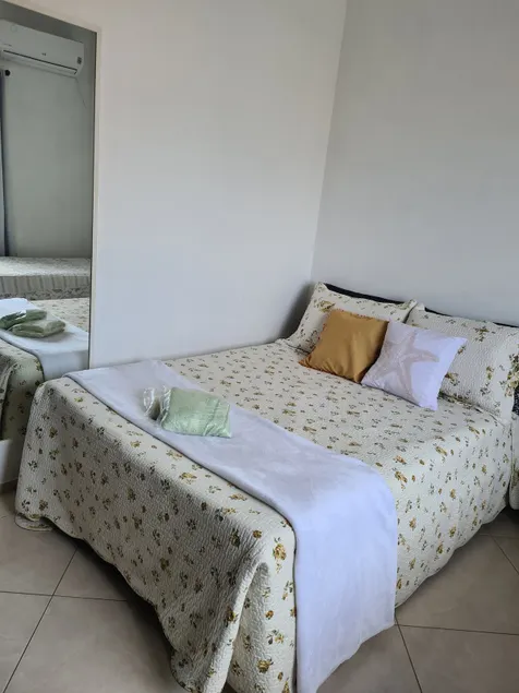 Versatile and Well Located – Apartment 150m from the Beach - Image 1