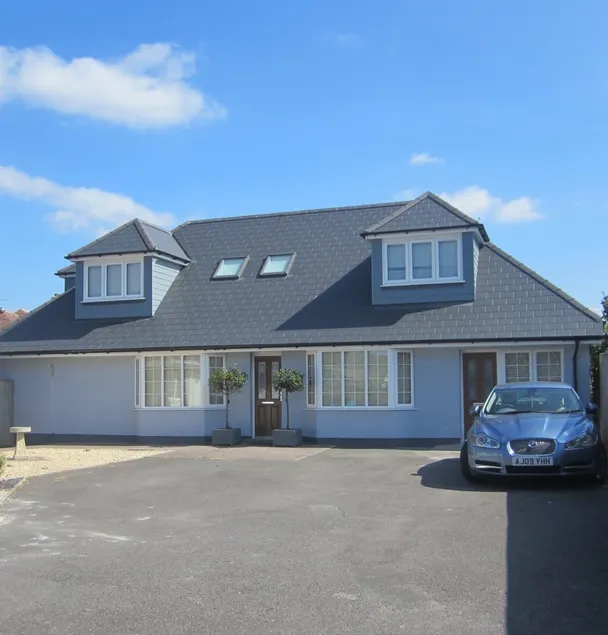LUXURY 1 BED  FLAT  WITH GARDEN  - 2 MINS WALK TO RIVER  -  DOG FRIENDLY - Image 1