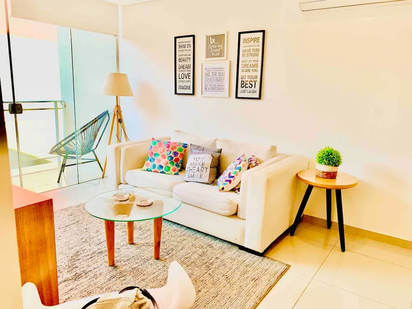 Jara neighborhood, near US Embassy, 2 rooms, balcony, garage 13 - Image 1