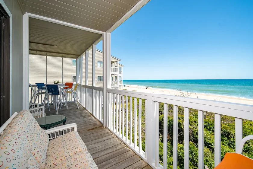 Oceanfront 4 bedroom 4 bath at Beacon's Reach - Image 1