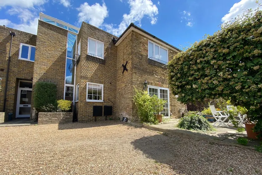 Delf Stream, close to town with lovely sunny terrace - Image 1