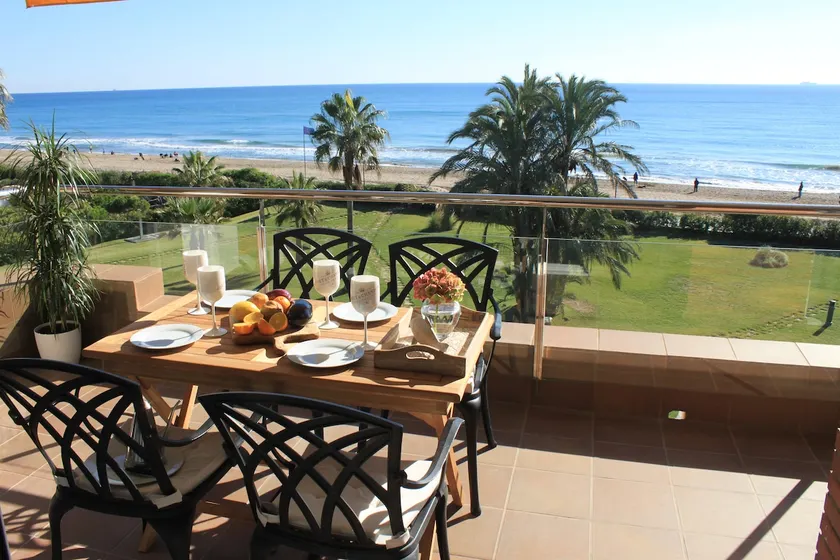 GAVA 2 BEACHFRONT PENTHOUSE - Image 1
