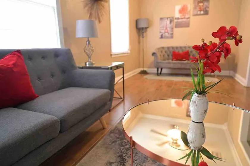 The Leonard House Perfect for extended stays | 3/2 - Image 1