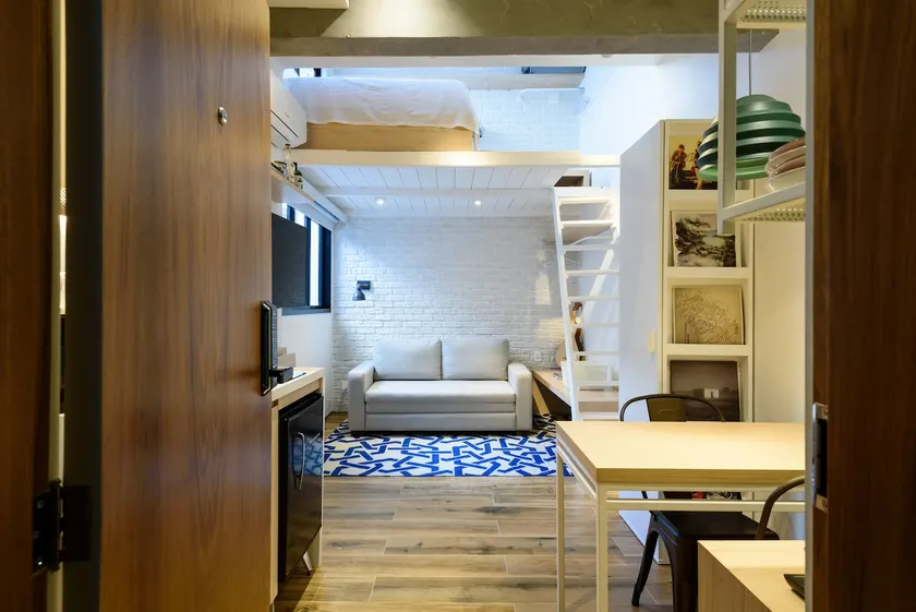 Leblon Studio with Elevator, Beach Next Door, Up to 4 People - Image 1