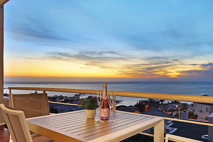 Devinia's Gem- A sparkly ocean view Penthouse - Image 1