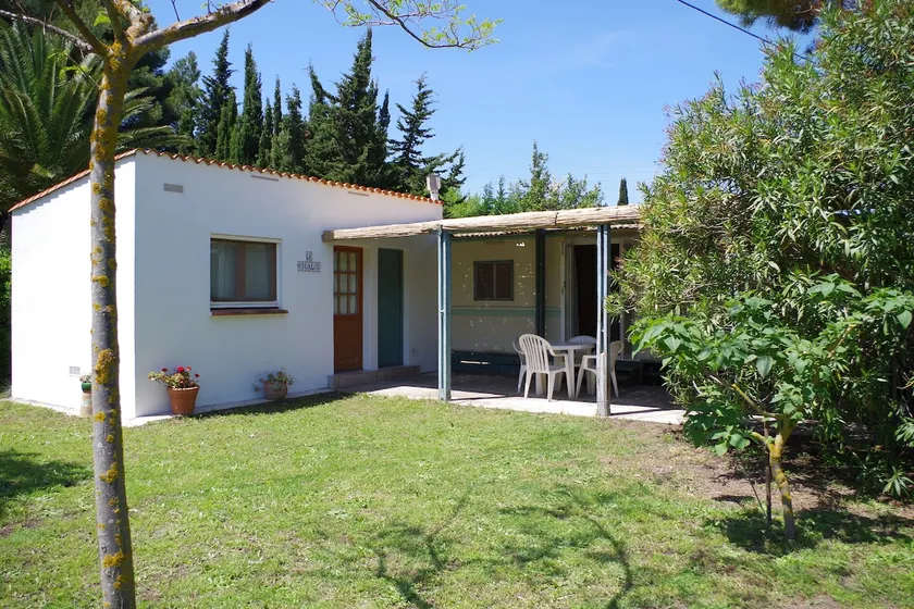 Independent mobile home in pretty private park - Image 1