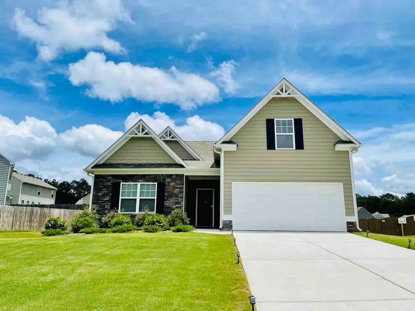 Ranch Style Family House - Image 1