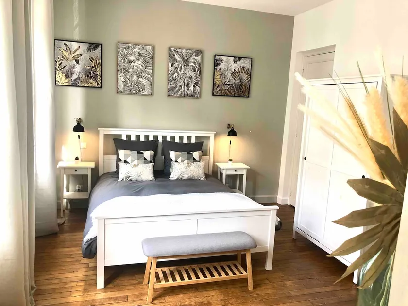 Cozy, elegant and bright in the city center - Image 1