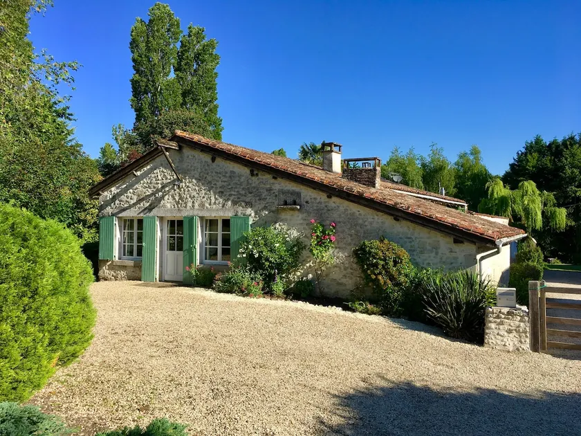 Le Four a Pain - Boutique Gite, Hot tub & Pool - Image 1