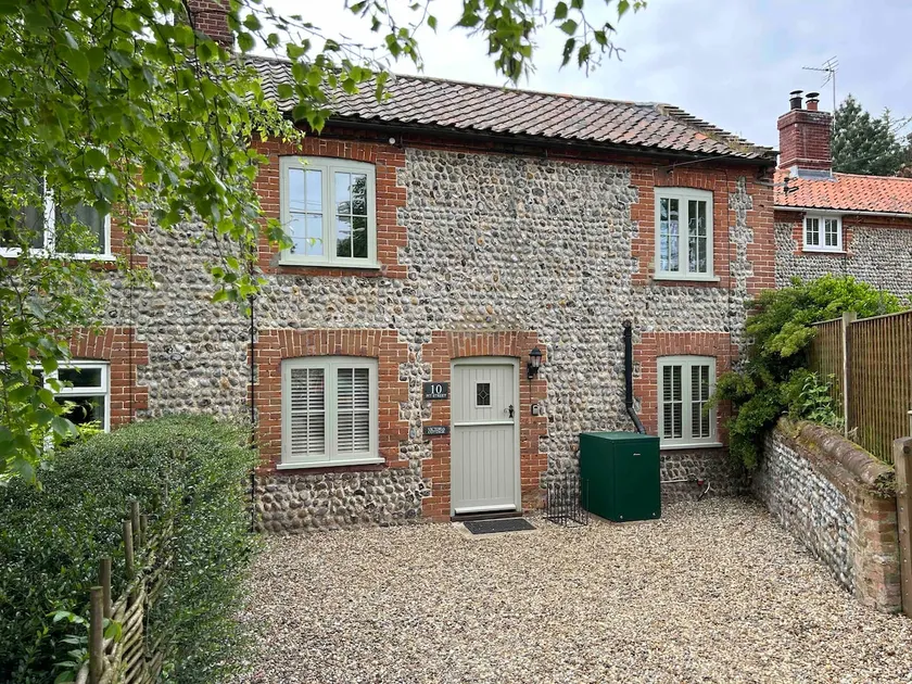 Character Cottage near the coast - Image 1