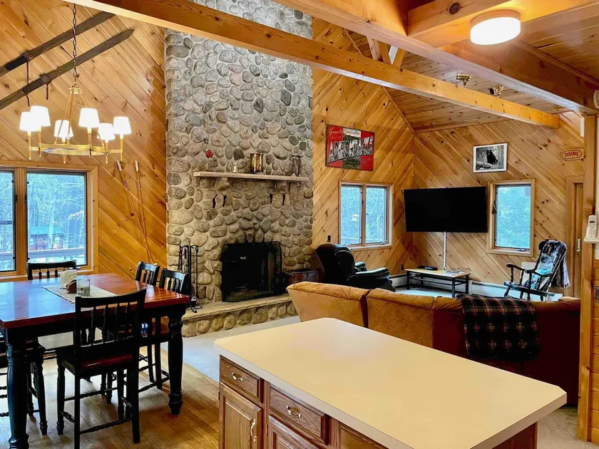 Beautiful Old Forge home w Lake + SM Trail access! - Image 1