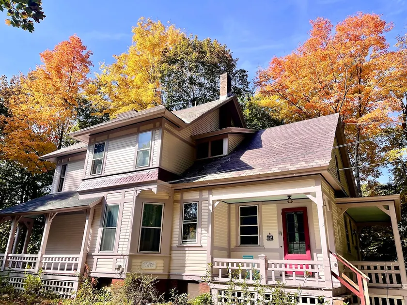 Steps to MoCA Near SKI: 2bd + SAUNA! - Image 1