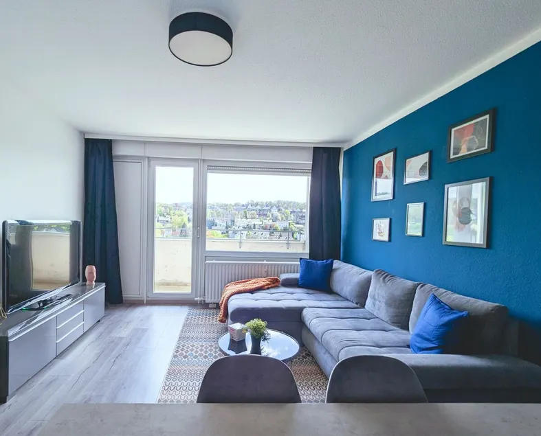 Modern flat with elevator/balcony/parking - Image 1