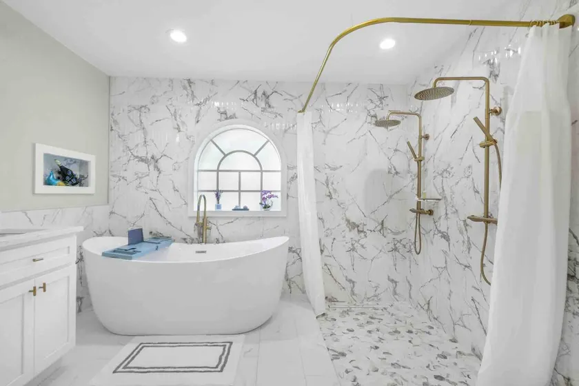 Private Boutique Spa Suite with Bath Tub - Image 1