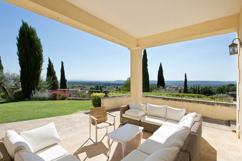 Luxury Provence villa, vineyard views & pool - Image 1