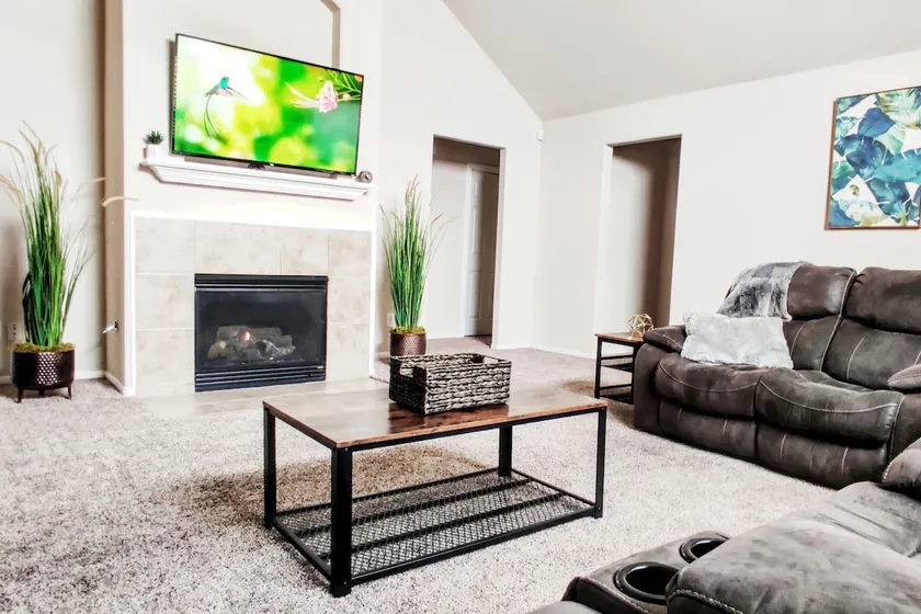 🏠 Modern Living near ExxonMobil & The Woodlands. - Image 1