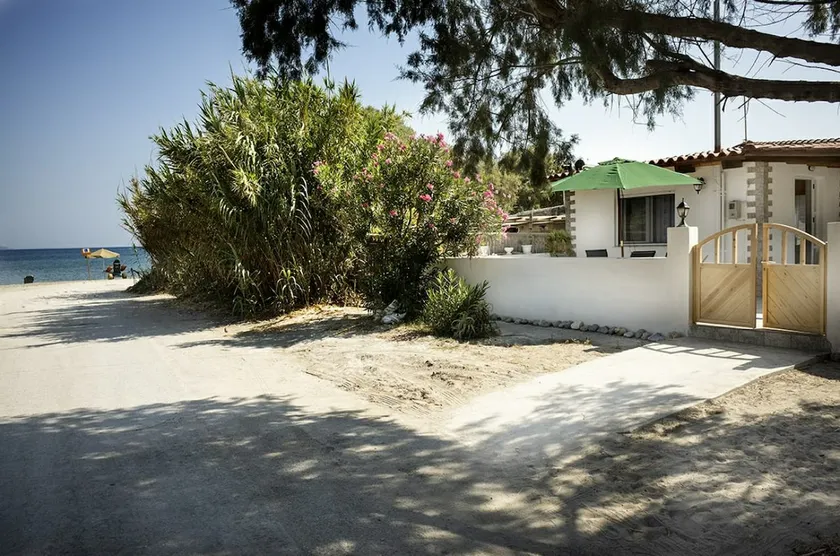Nadine's house by the sea - Image 1
