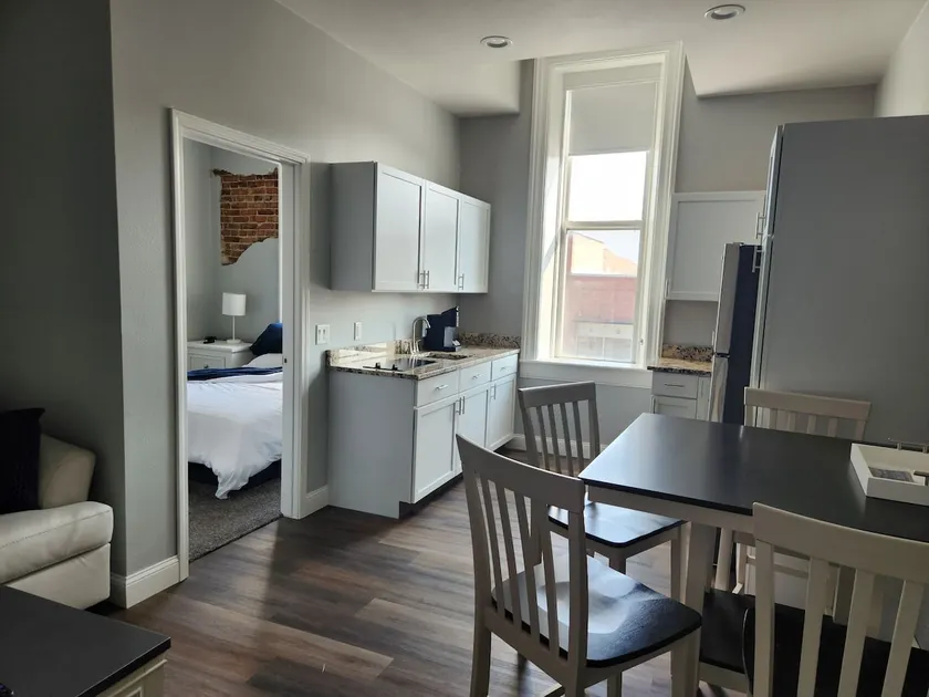 Modern Apartment on the Square, 6, ”Blue” - Image 1