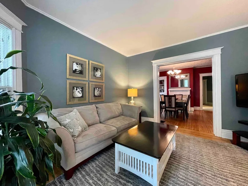 Spacious 2 Bedroom in Vintage 1910 Southeast Home - Image 1