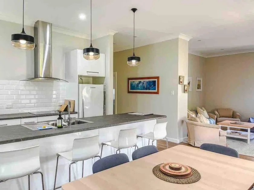Quiet, convenient, spacious comfort in Goulburn - Image 1