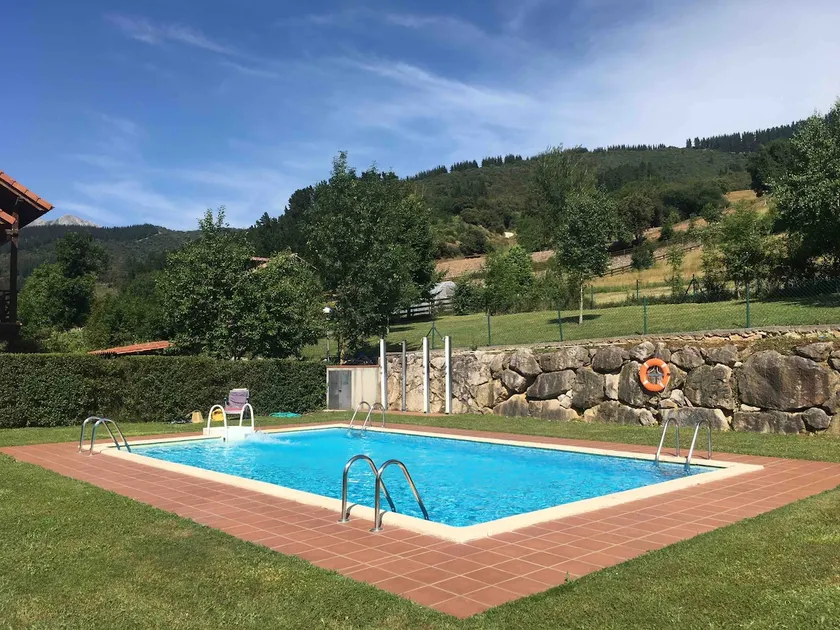 BEAUTIFUL VILLA NEXT TO POTES, 4 BEDROOMS - 3 BATHROOMS - POOL - Image 1