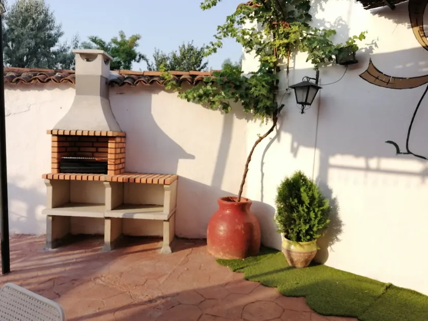 Ideal country house to get together with family and friends - Image 1