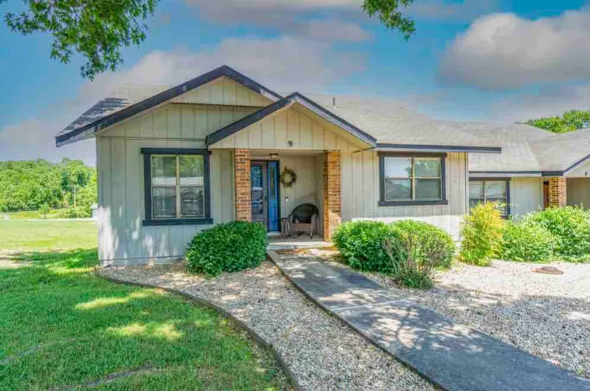 Newly Remodeled-Bella Vista Cozy Golf Getaway - Image 1