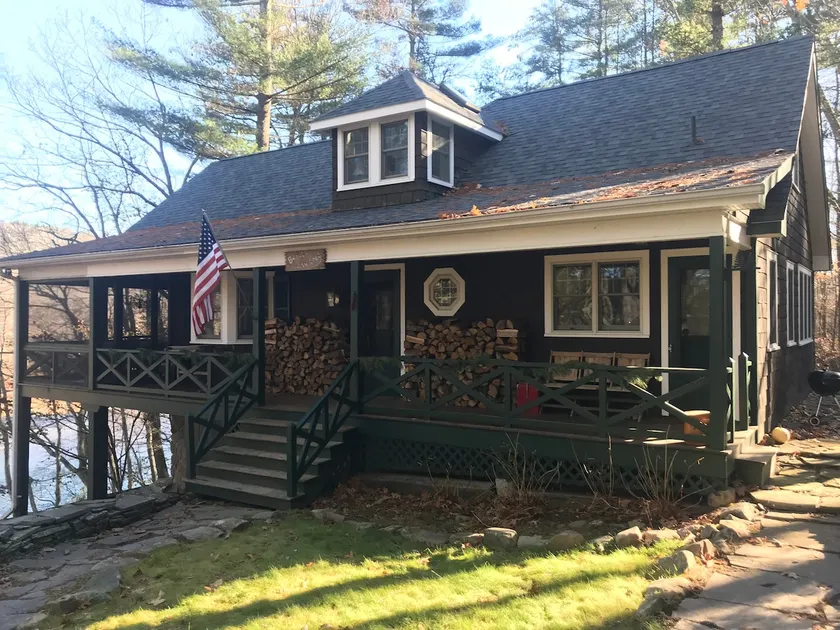 Delaware River retreat - Image 1