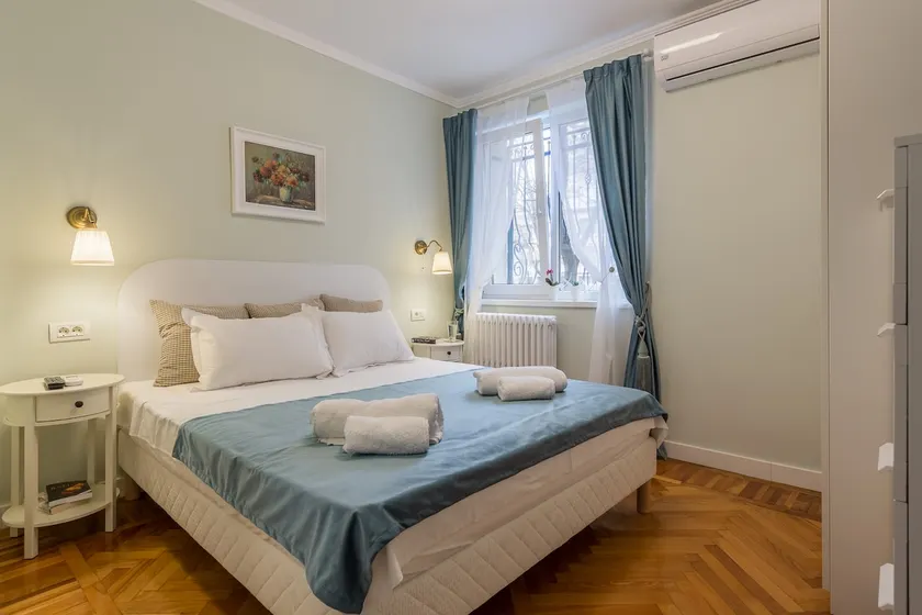 Nova marca central bonito apartamento de um quarto - Image 1