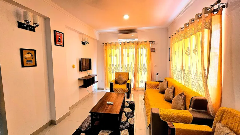 Elite 1BHK Serviced Apartment with Wi-Fi and Pool - Image 1