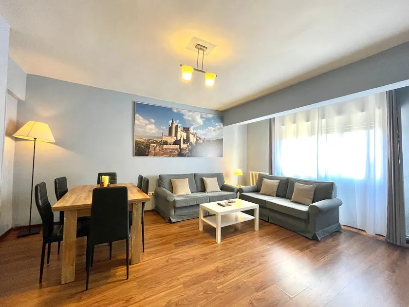 Centrally located and comfortable apartment C - Image 1