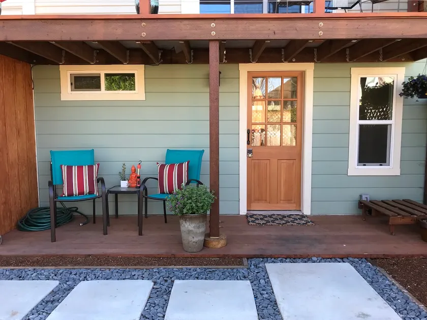 East Bay Studio Oasis - Rest, Relax, Or See It All - Image 1