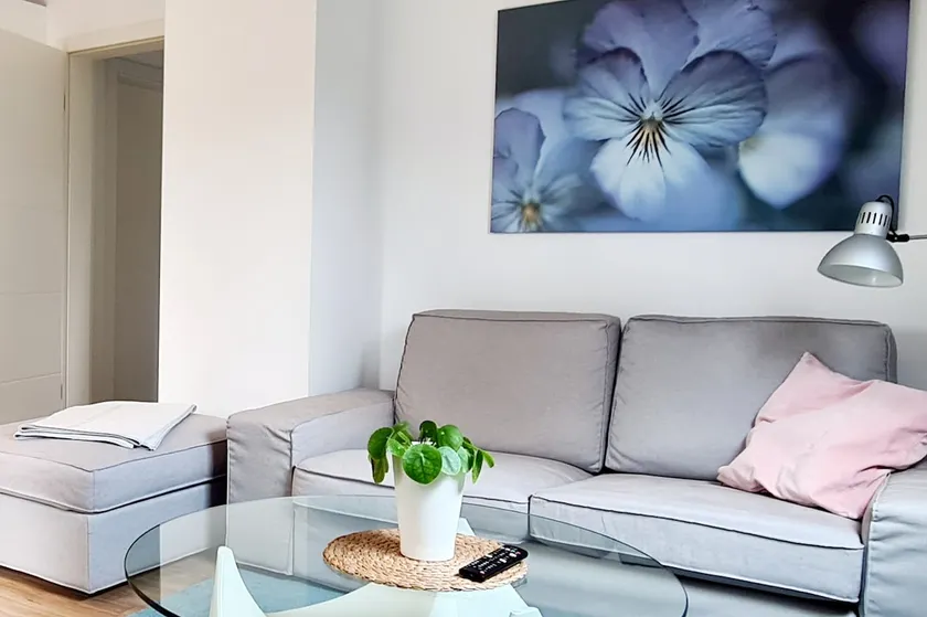 Jule: 64 m² near the uni + parking + balcony - Image 1