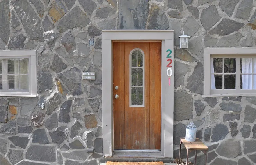 Adorable Creek Cottage, Comfortble, Pvt, Near Town - Image 1