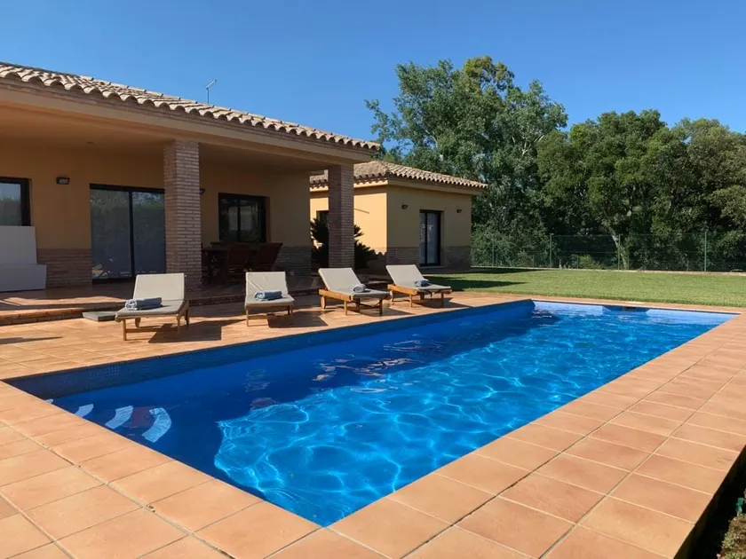 Spectacular Casa con Piscina en Golf Peralada - Image 1