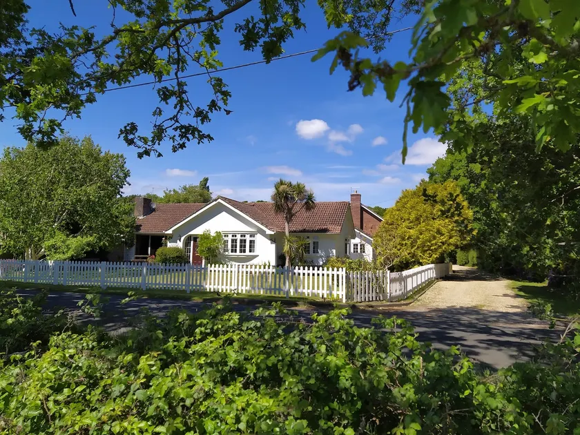 Beautiful Garden Room near Arne Nature Reserve - Image 1