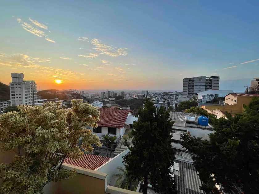 Furnished house near BH Shopping, Santa Lúcia - Image 1