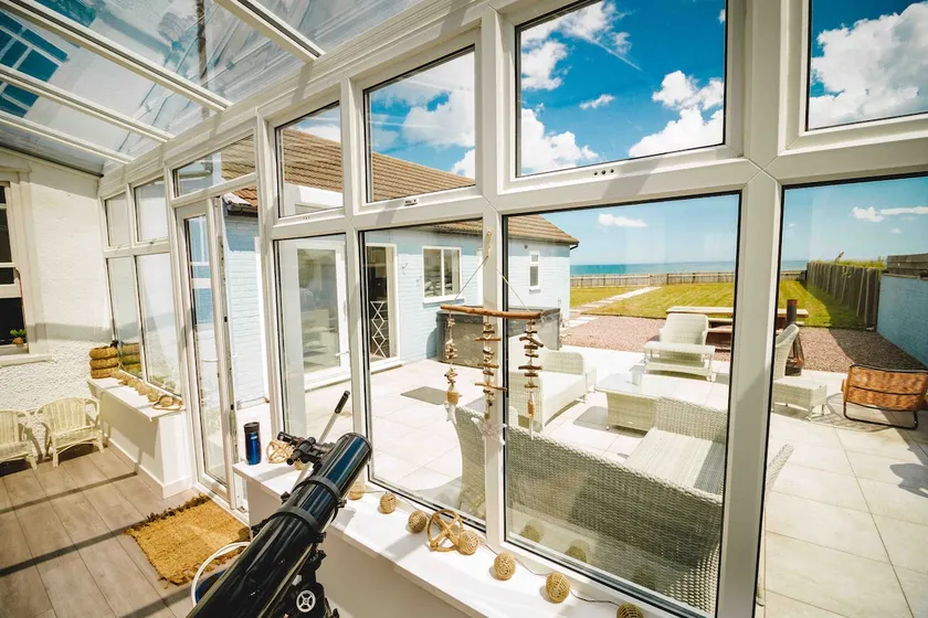 Sea View Beachfront House - Image 1
