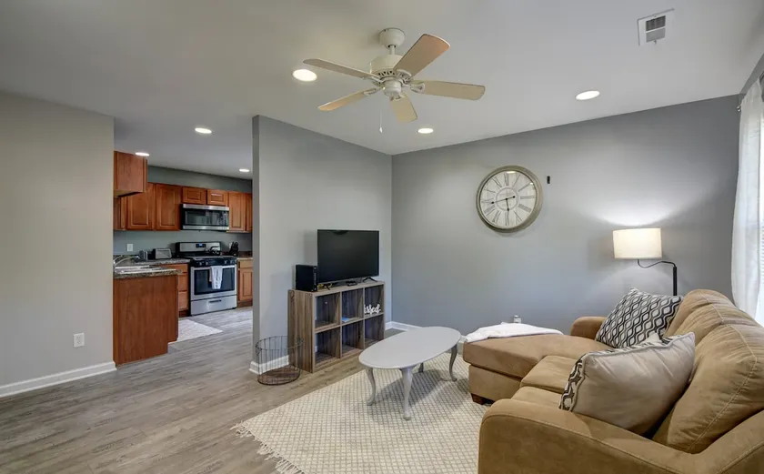 Corporate Cottage Near Merrillville/Gary - Image 1