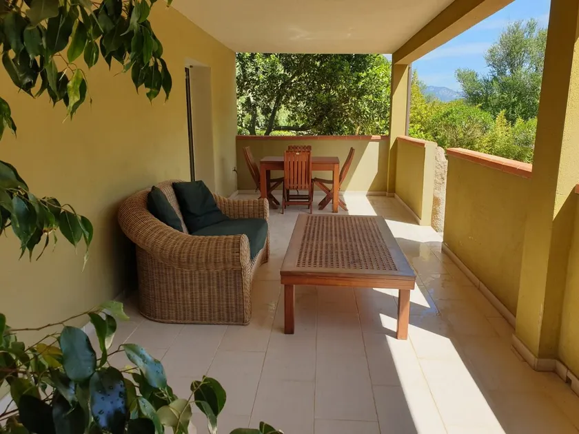 Ground floor apartment in villa full of maquis - Image 1