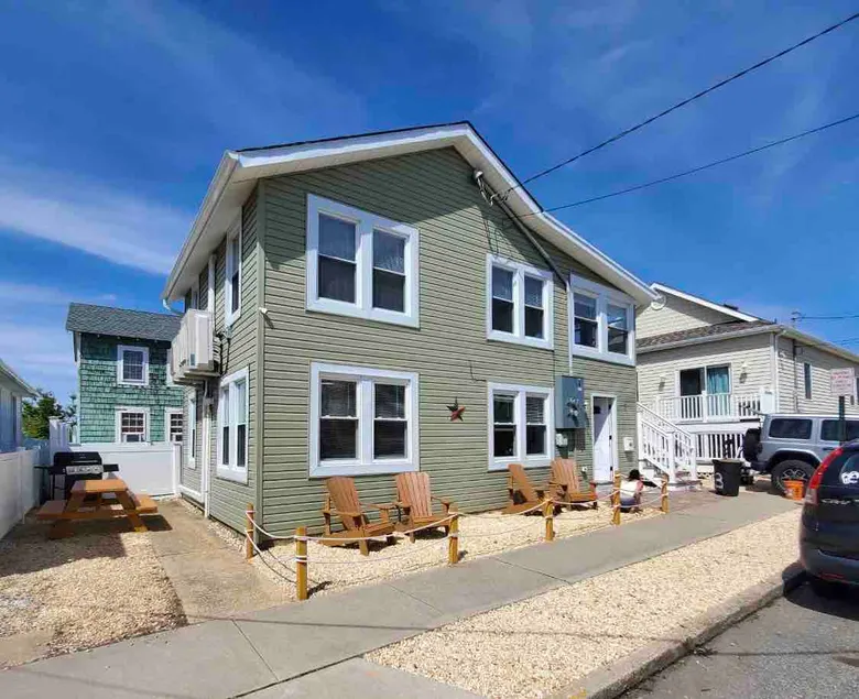 3BR 1BTh 400 ft from beach & boardwalk activities. - Image 1