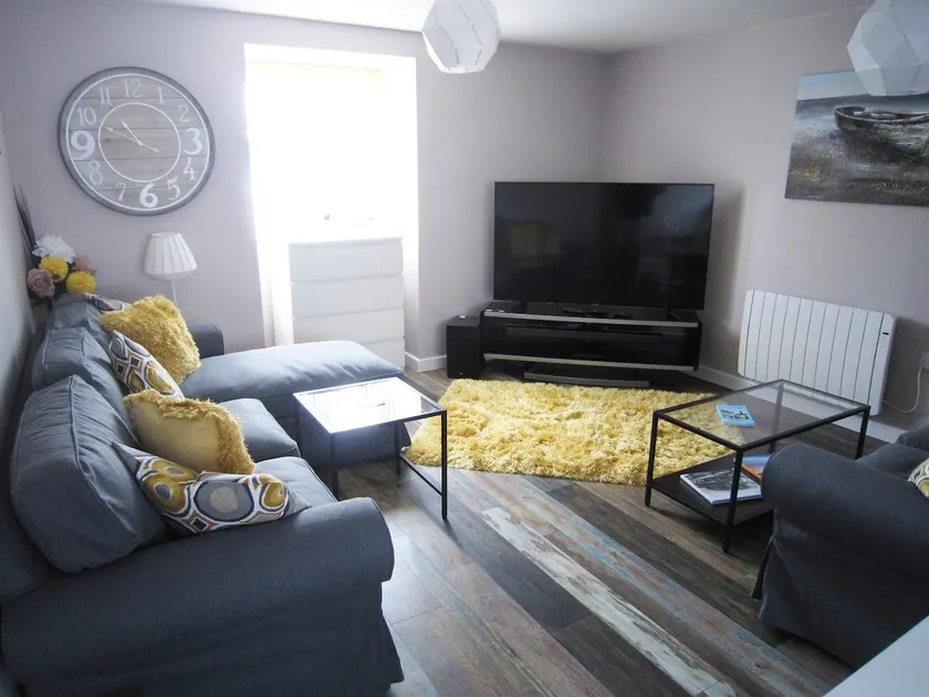 Central Cowes -Luxury Spacious Flat with Sea Views - Image 1