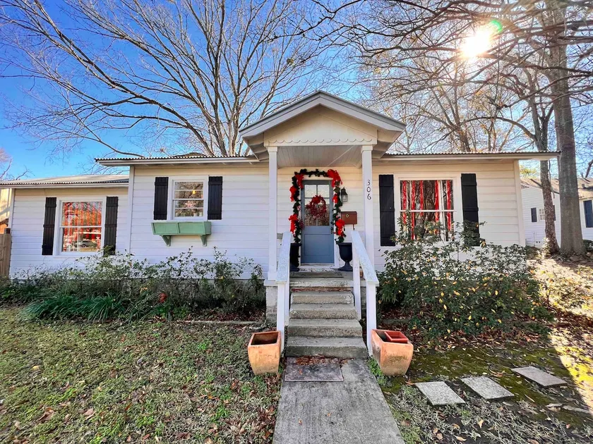 Sara Jane Cottages in Historic Jefferson Texas - Image 1