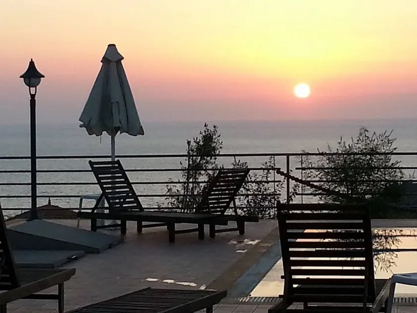 Molivos Sunset Apartments - Image 1